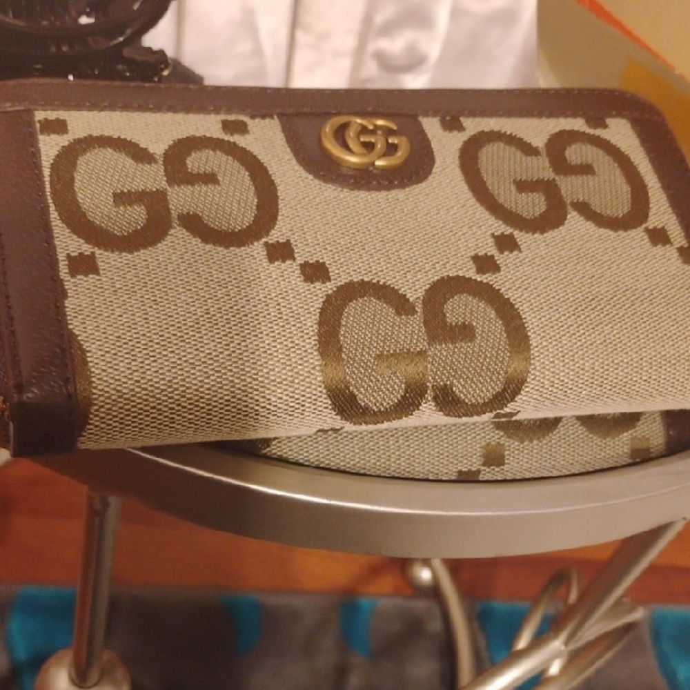 GG Canvas Wallet in Brown and Cream - Picture 7 of 11